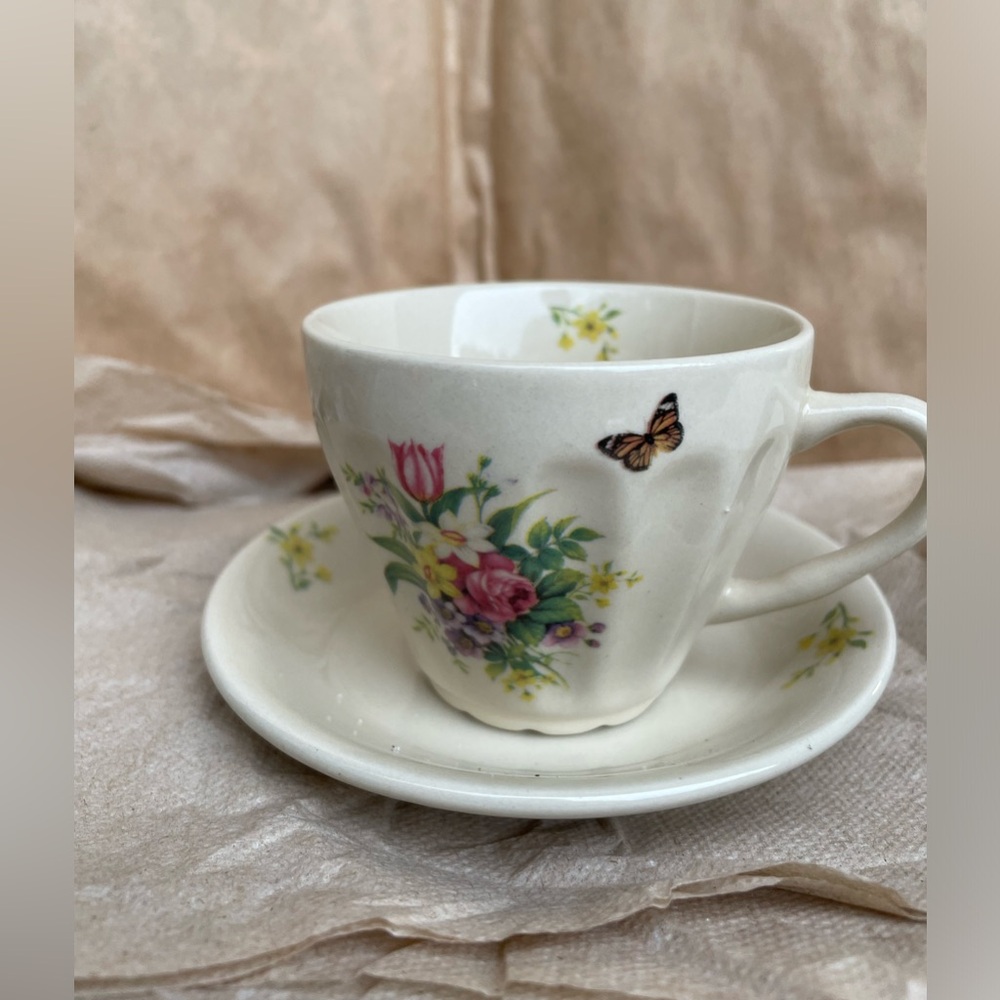 Teacup and saucer